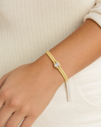 Macaron Drop Cord Bracelet - Yellow puesto en modelo - Queens Candy