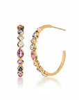 Aros C-hoop Queens Candy de plata 925 con baño dorado y ocho zirconias multicolor en engaste geométrico
