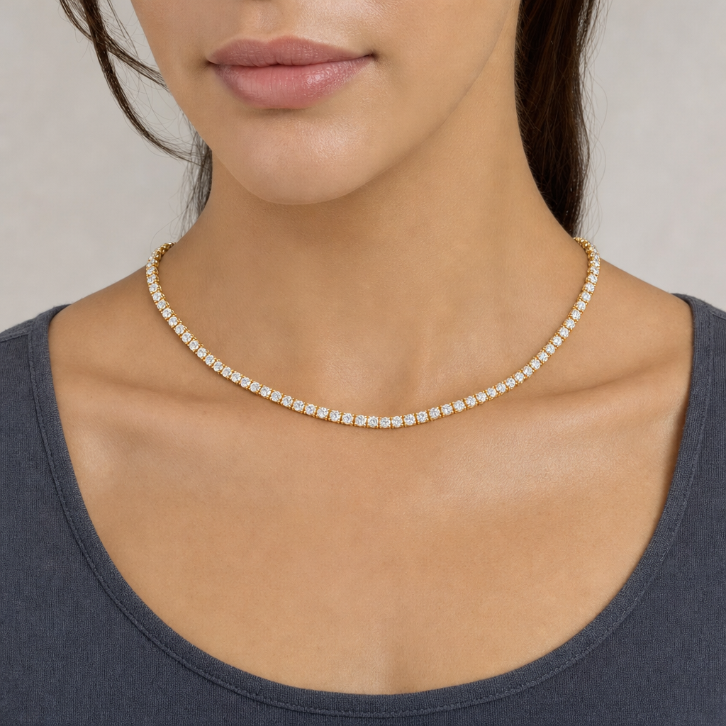 Gold Classic Tennis Necklace 3mm - Brass puesto en modelo - Queens Candy
