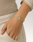 Macaron Drop Cord Bracelet - Green puesto en modelo - Queens Candy