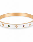 Brazalete Queens Candy de acero inoxidable rosado con esmalte blanco, estrellas y zirconias multicolor