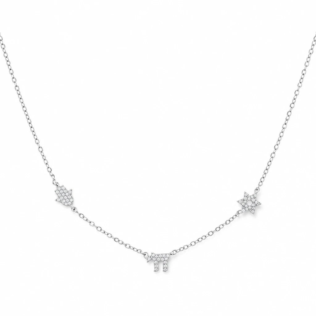 Collar Queens Candy de plata con dijes de mano de Hamsa, estrella y símbolo Chai decorados con zirconias cúbicas