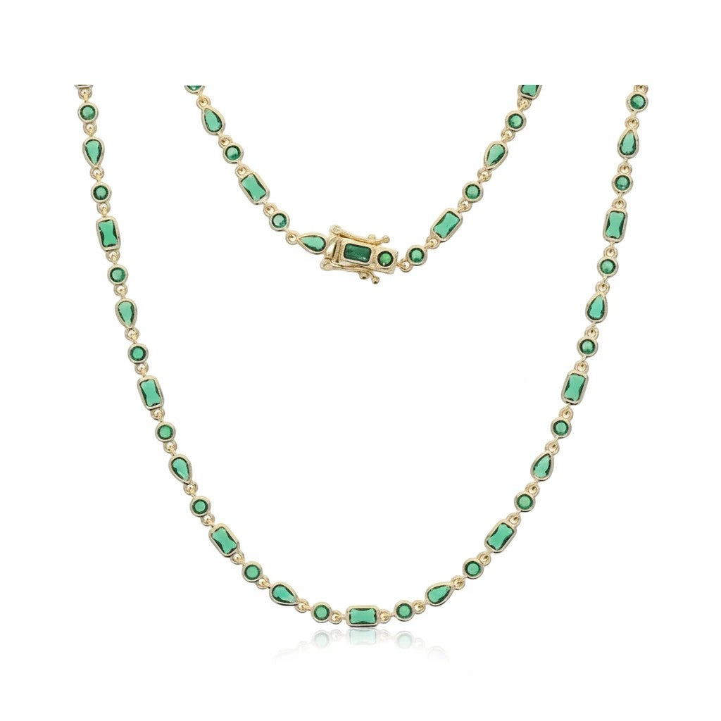 Collar tipo tennis Queens Candy de 16 pulgadas con zirconias verdes y baño de oro, diseño elegante y brillante.