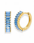 Pendientes de aro Queens Candy de plata de ley 925 bañada en oro con circonitas azules en talla baguette