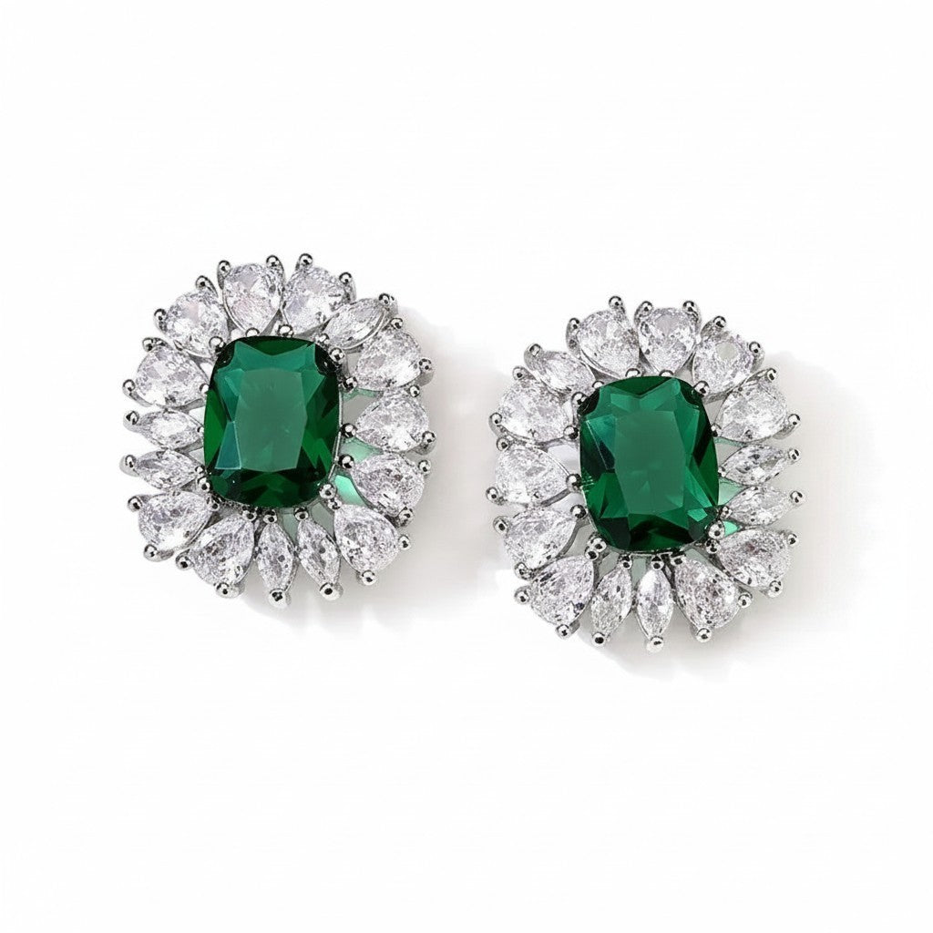 Pendientes Queens Candy Mint Bloom con zirconias verdes y blancas en diseño floral geométrico con baño plateado