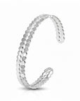 Pulsera cuff abierta Queens Candy de cobre bañado en plata con diseño de panal y detalles de zirconias brillantes