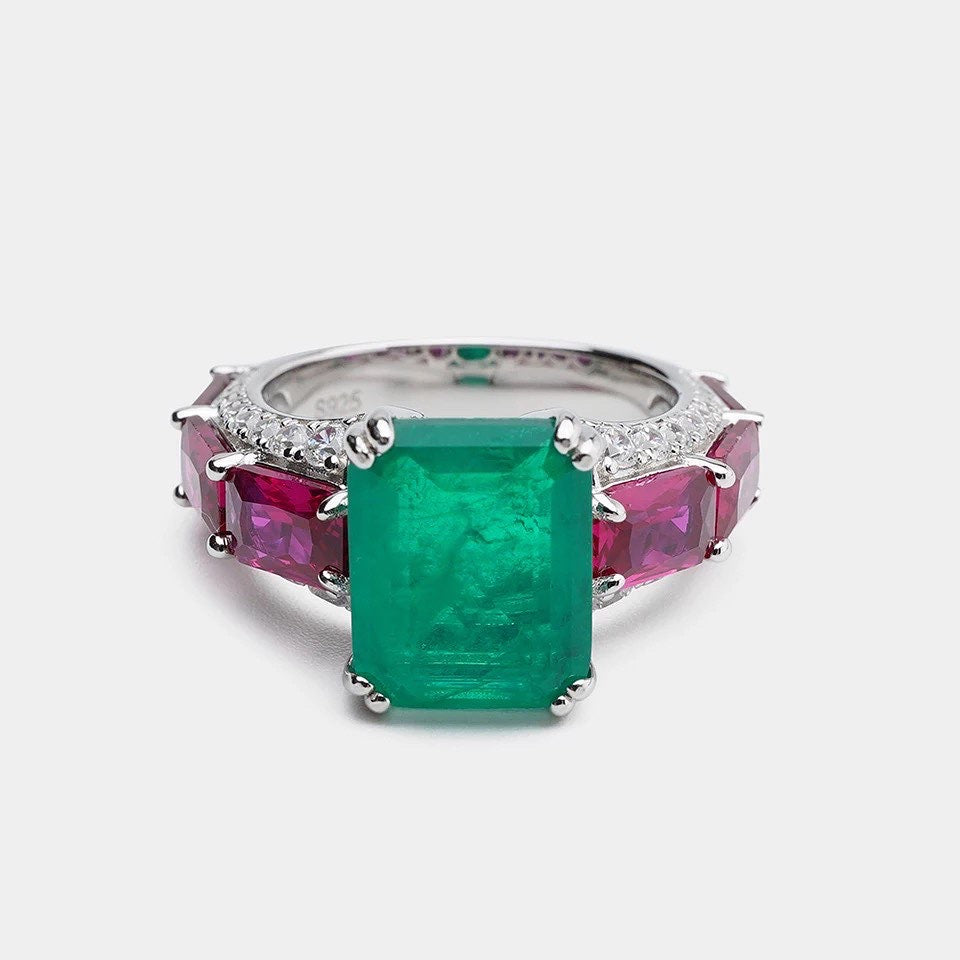 Stunning Emerald and Ruby Ring